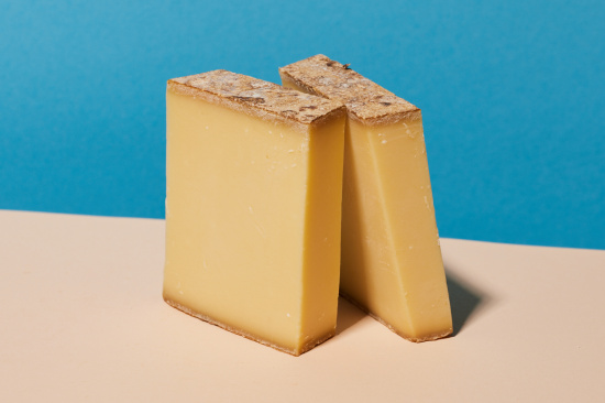 Schweizer Bergkse, Chllerhocker, wrzig-nussiger Rohmilchkse